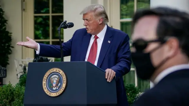 İki ülke arasındaki ticaret savaşı, ABD'nin Hong Kong'a yönelik ticari imtiyazları kaldırmasıyla şiddetlendi.