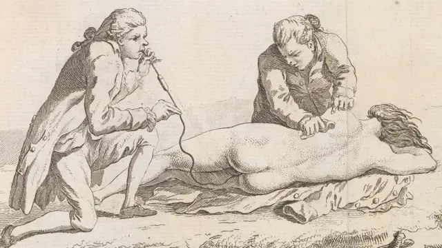 ప్రమాదవశాత్తు నీటిలో మునిగిపోయిన వారిని బయటకు తీసి వెంటనే వారి మలద్వారంలోకి పైపు ఎక్కించి పొగాకు పొగను ఊదేవారు.