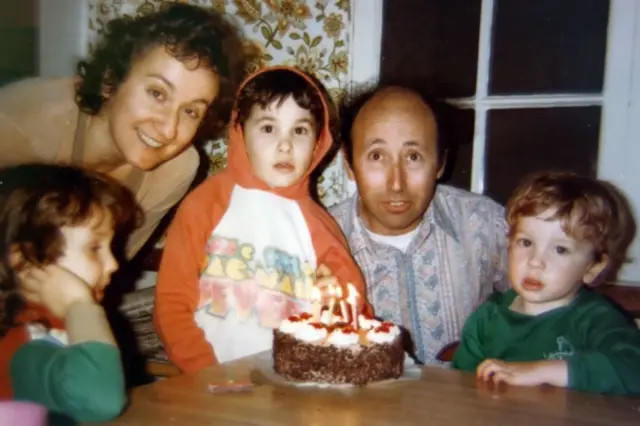 సర్కస్ ఆఫ్ బుక్స్