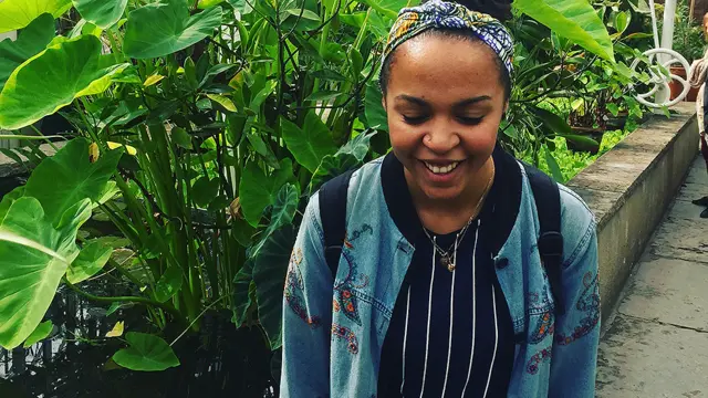 "식물은 외롭고, 콘크리트나 강철 바닥같이 딱딱한 공간에 숨을 불어넣어 주는 존재예요"