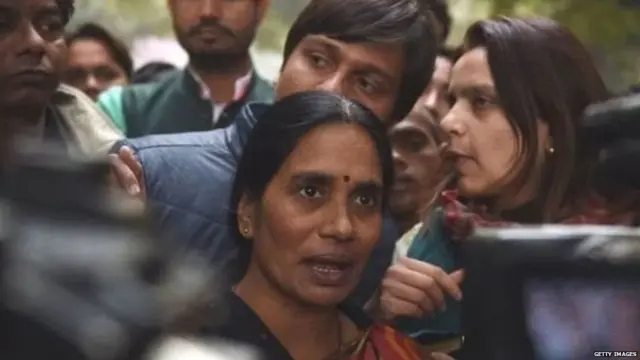 निर्भया की मां