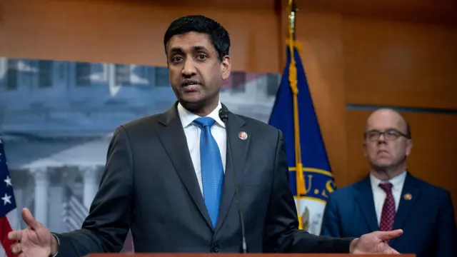 متمم اخیر توسط رو خانا ارائه شده بود که از مخالفان حمایت نظامی آمریکا از عربستان در جنگ یمن است