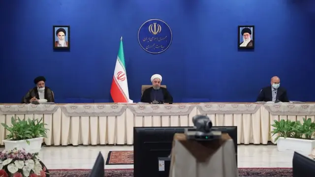 به گزارش رسانه‌ها قالیباف و رئیسی در جلسه شورای عالی اقتصادی با طرح حسن روحانی مخالفت کرده‌اند