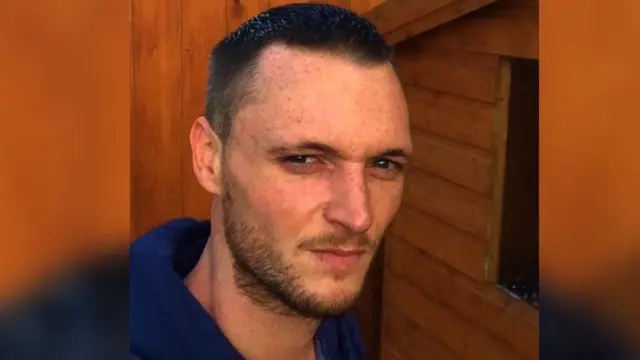 เจมส์ โฮเวลส์