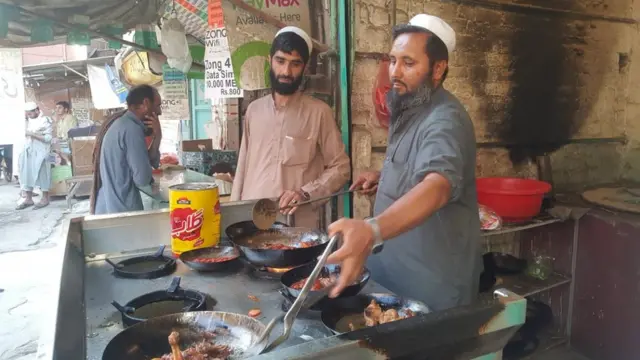 پېښور تر روژه ماتې وړاندې