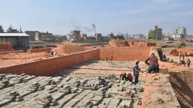 فرن لصناعة الطوب بعد تطبيق تكنولوجيا جديدة