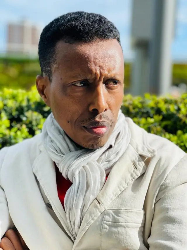 Xuseen Macallin Maxamuud, La taliyihii hore ee dhinaca amniga u qaabilsanaa madaxweyne Farmaajo