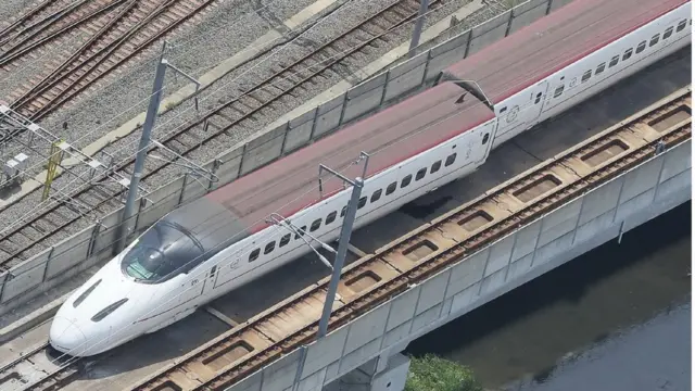 乗客を乗せていなかった九州新幹線の回送列車が脱線した