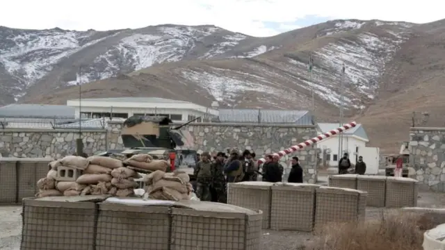 روغتیايي چارواکي د غزني پروني برید کې د ۳۰ کسانو وژنه تاییدوي.