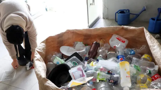 대부분의 화장품 용기는 재활용이 어렵다