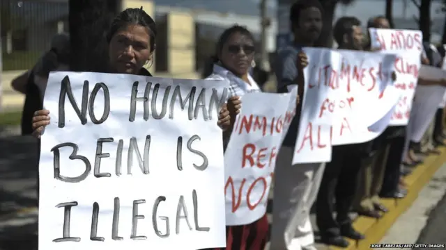 अल सल्वाडोरच्या नागरिकांनी अमेरिकेत निदर्शने केली.