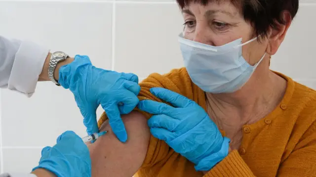 Прививка "ЭпиВакКороной"