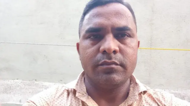 અમદાવાદમાં રહેતા ગિરીશ વણકર આવા જ એક ઉમેદવાર છે. તેમણે બીબીસીને જણાવ્યું કે, "મેં તો ટેટ-1 પાસ કર્યા એને ત્રણ વર્ષ વીતી ગયાં. ભરતી માટેનું ફૉર્મ ભરવાનો મને એક પણ મોકો નથી મળ્યો અને મારી વયમર્યાદા પૂરી થઈ રહી છે. ટેટ-1ની છેલ્લી ભરતી 2017 સપ્ટેમ્બરમાં બહાર પડી હતી. એ પછી ભરતી જ બહાર નથી પડી. "