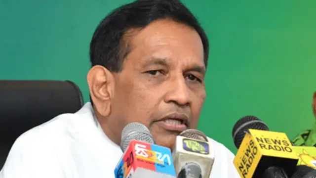 අමාත්‍ය රාජිත සේනාරත්න අධිකරණ ඇමතිවරයා මෙන්ම රාජපක්ෂ සහෝදරයන් ද දැඩි විවේචනයට ලක් කරන්නෙකි