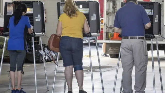 فلوریدا یکی از پرجمعیت ترین ایالت های آمریکاست که در چند دهه اخیر بارها آرای خود را به میان احزاب دموکرات و جمهوری‌خواه تقسیم کرده است