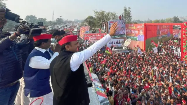 अखिलेश यादव