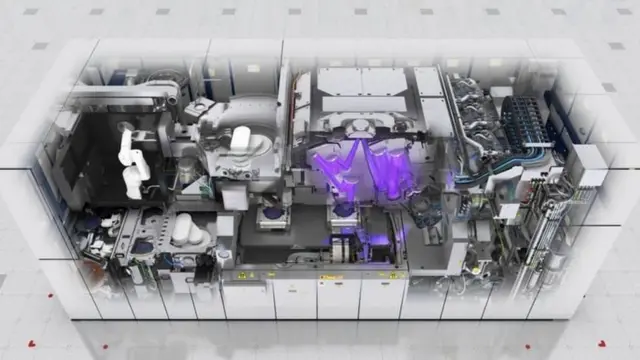 ای‌اس‌ام‌ال در حال حاضر تنها سازنده دستگاه‌های لیتوگرافی به وسیله اشعه ماوراء بنفش است