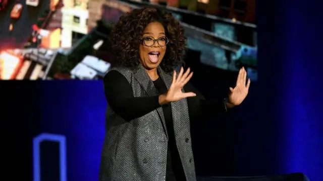 نصائح من شخصيات بارزة تساعدك على القراءة يوميا