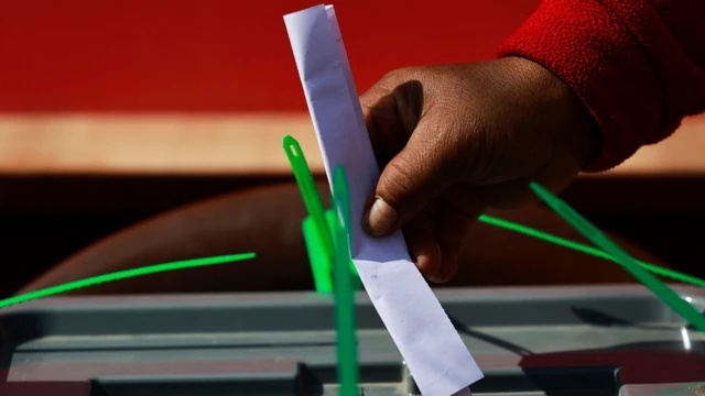 दुवै तहका संसद्का लागि अघिल्लो आमनिर्वाचनमा भन्दा यसपटक उल्लेख्य रूपमा स्वतन्त्र उम्मेदवारहरू बढेका छन्।