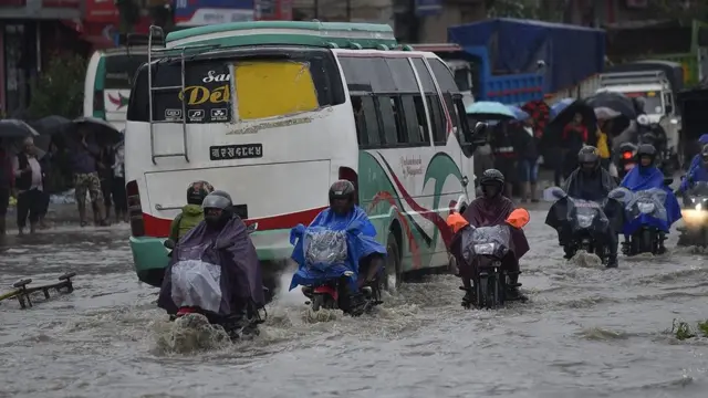 நேபாள வெள்ளத்தில் 67 பேர் பலி