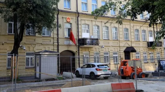 中国从立陶宛召回其大使，抗议台湾能以"台湾"名义设立代表处。