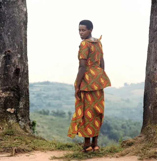 దక్షిణ రువాండాలోని ఓ చిన్న పట్టణం కిబేహోలో నిలబడిన ఫైనా