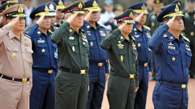 พล.อ.อ.ชลิต พุกผาสุข และคมช.