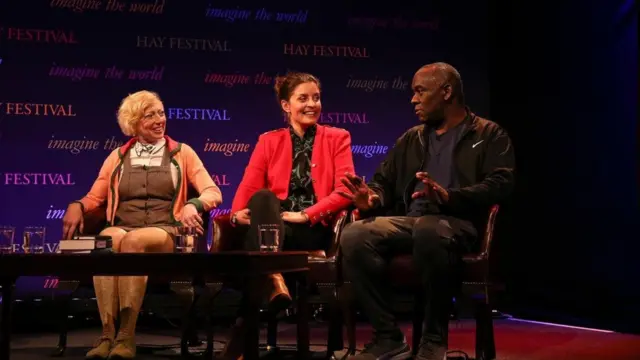 هل حقا تؤدي القراءة إلى تحسين صحتك العقلية؟