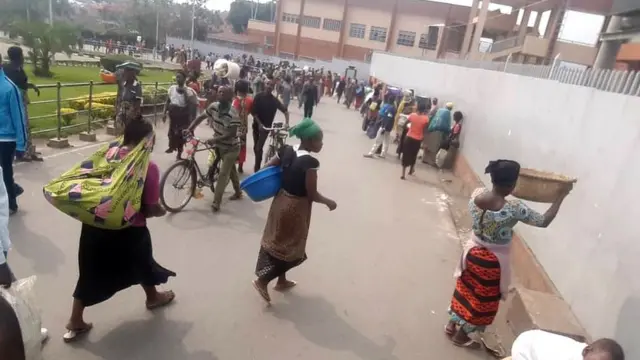 Urujya n'uruza rw'abajya n'abava i Goma ku mupaka w'u Rwanda ruracyari rwose gusa n'ubwoba ni bwose