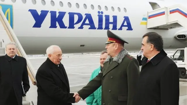 Азаров у Москві