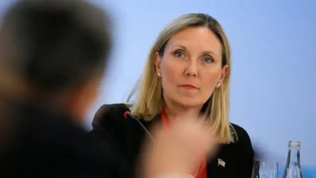 अमरीका में हथियारण नियंत्रण विभाग की अवर सचिव एंड्रिया थॉम्पसन