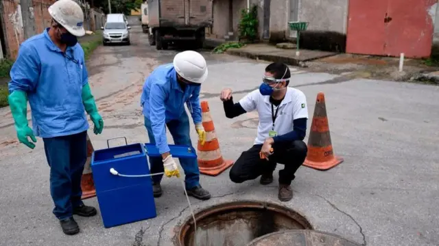 Investigadores en todo el mundo han estado analizando aguas servidas para evaluar la evolución del coronavirus.