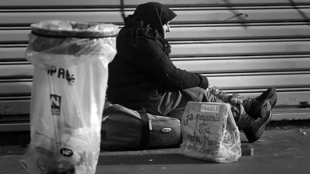 попрошайка на улице