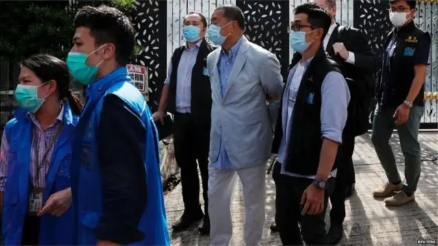 ફેબ્રુઆરીથી જેલવાસ ભોગવી રહેલા લાઈ પર બીજા છ આરોપો લાગ્યા છે. તેમાંથી બે આરોપ હૉંગકૉંગના નવા અને વિવાદાસ્પદ રાષ્ટ્રીય સુરક્ષા કાનૂન સાથે સંકળાયેલા છે.