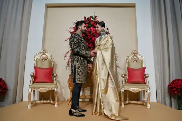 अभिनेता रणवीर सिंह और अभिनेत्री दीपिका पादुकोण