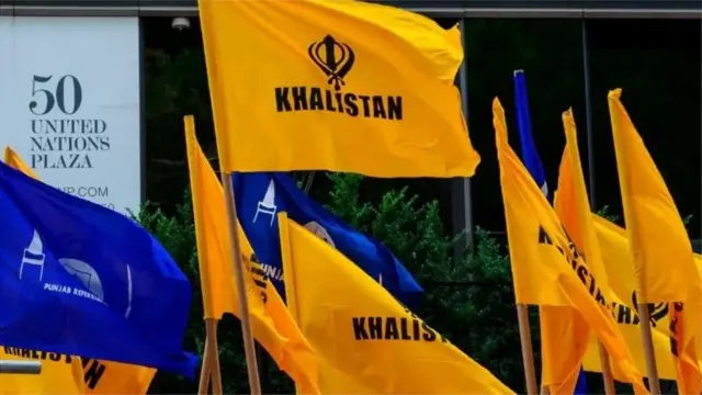 ఖలిస్థాన్ జెండాలు