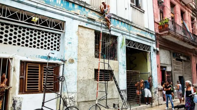 Guirola Cepero en una de sus bicis