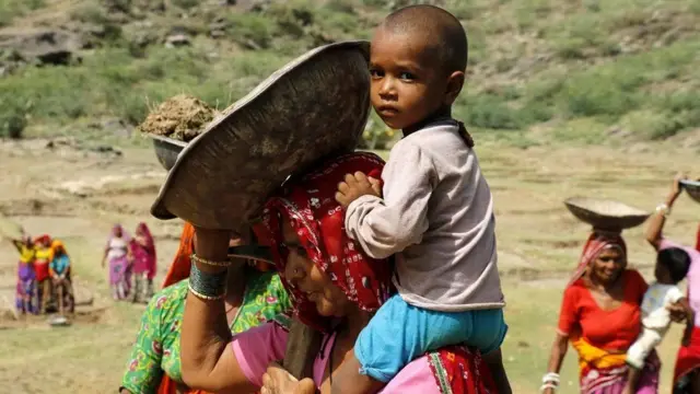 గిరిజనులు