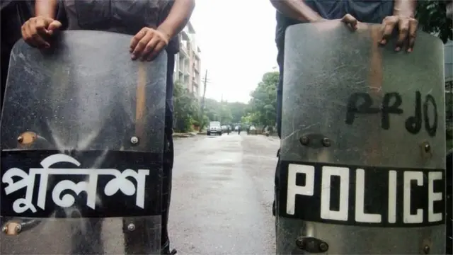 বিরোধীদলের কর্মী-সমর্থকদের বিধিবহির্ভূতভাবে হয়রানির অভিযোগ রয়েছে পুলিশের বিরুদ্ধে