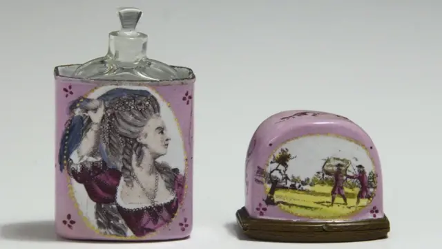 Ann Barry as Constance in King John, Scent bottle & English enamel case, on display in 'Shakespeare in Ten Acts', ca. 1780-1790.