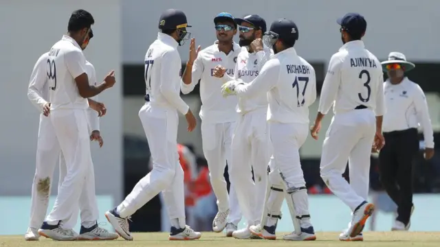 IND Vs ENG 2-வது டெஸ்ட்: 329 ரன்களுக்கு சுருண்டது இந்தியா; இங்கிலாந்து திணறல் ஆட்டம்