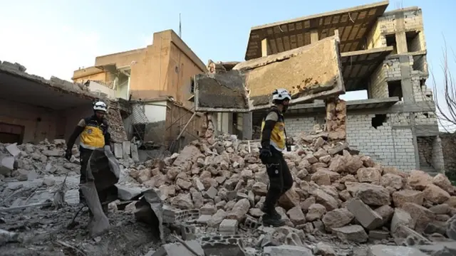 Yardım kuruluşları, bombardımandan etkilenen bölgelerde çalışıyor.