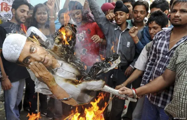 સલમાન ખાનના પૂતળા દહનની તસવીર