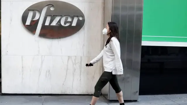 Логотип Pfizer
