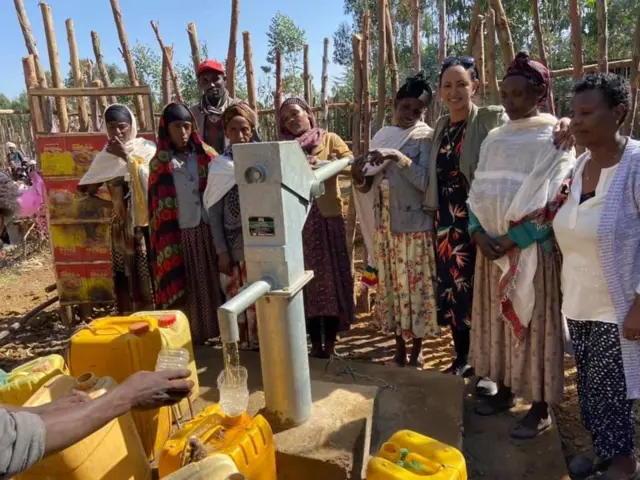 Aannee Ajjamaa fi hawaasa bishaan dhugaatii argatan