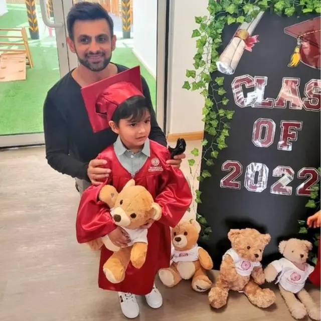 Facebook\Shoaib Malik