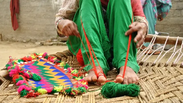 ہاتھ کے بنے پنکھے