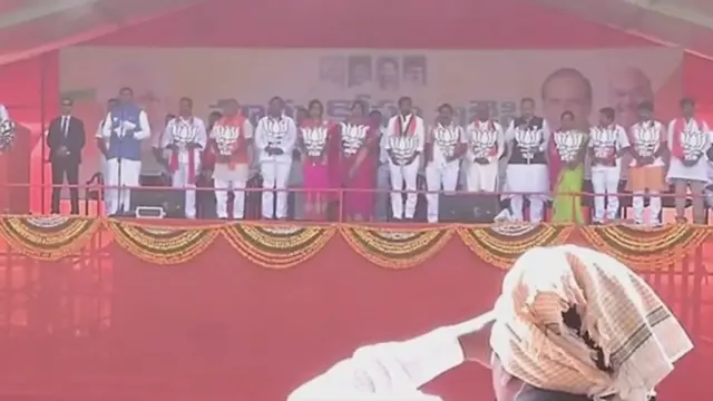 మోదీ సభలో వేదికపై బీజేపీ అభ్యర్థులు