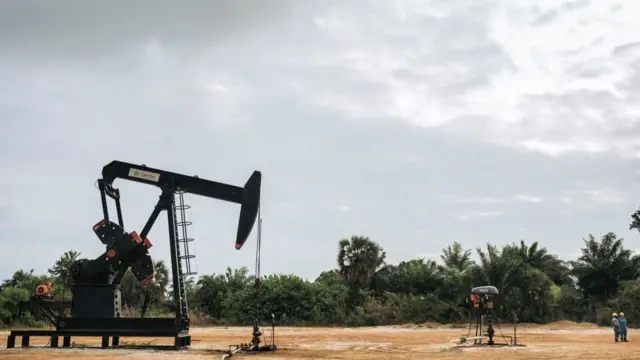 Perforadora de petróleo de Perenco en Repúiblica Democrática del Congo.