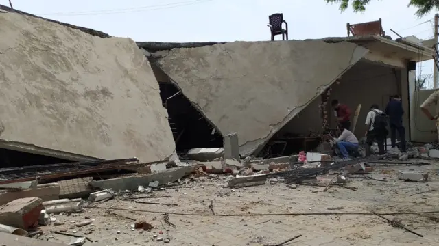 विकास दुबे का घर अब तोड़ दिया गया है.